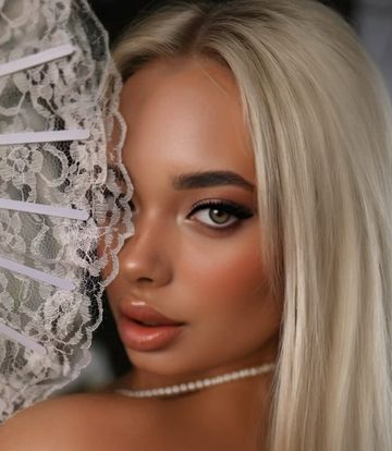 Photo of profile aleksandrasheresova - DCmxLMDIKmL
