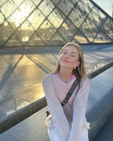 Photo of profile alice_while - C_MGeeMIr2D