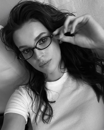 Photo of profile christinagrinevich - C_yJWEeIDOa