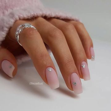 Photo of profile elina.nails.art - CY5yA5UNmjt