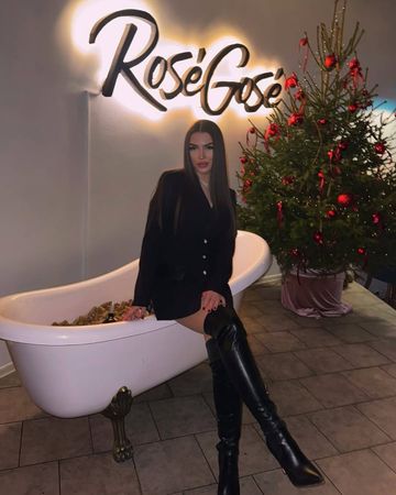 Photo of profile rose_bar_minsk - DGFhymIoDDD