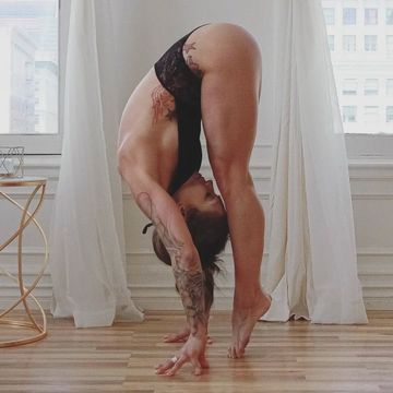 Photo of profile yoga.flowers - CeNi8PYtZJ_